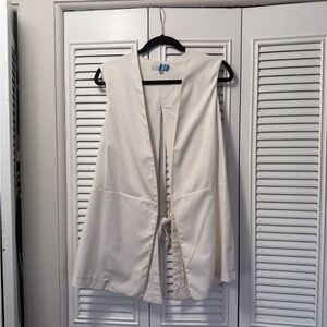 Cream Sleeveless Open Front Vest